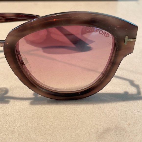 Tom Ford Women’s Sunglass - brown tortoise shell frames with silver arms - Picture 3 of 5